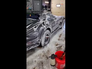 this car definitely should not be dirty.